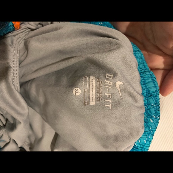 Nike athletic shorts - Picture 3 of 3